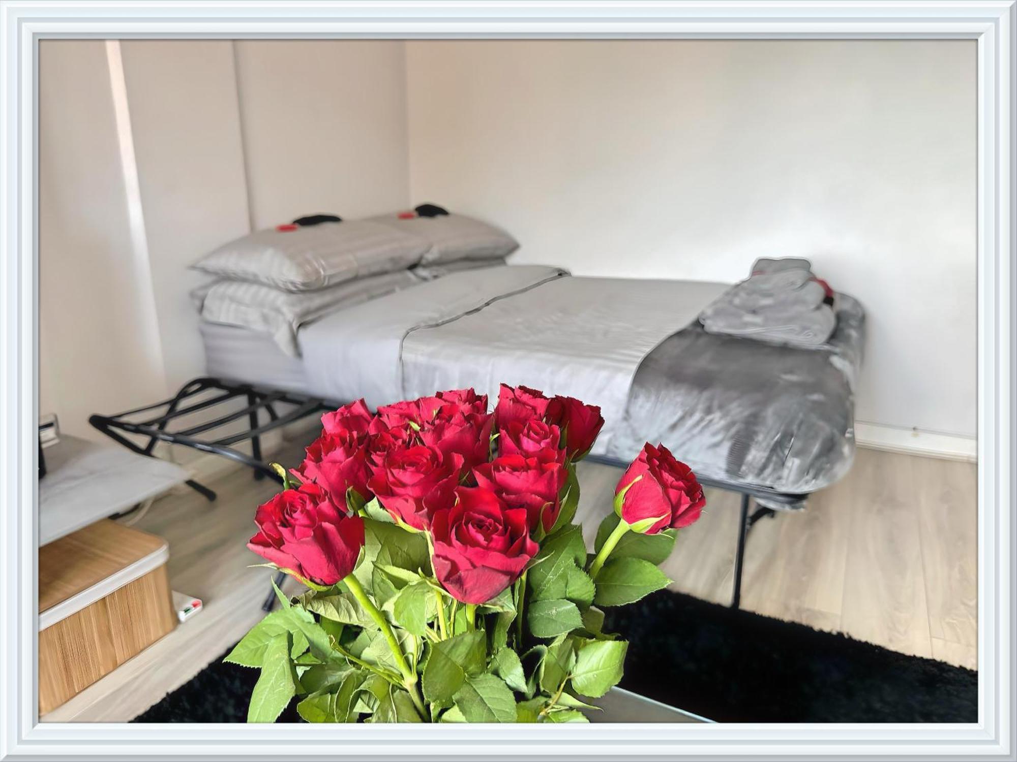 Appartamento Brixton Hill Retreat Modern And Cosy Londra Esterno foto