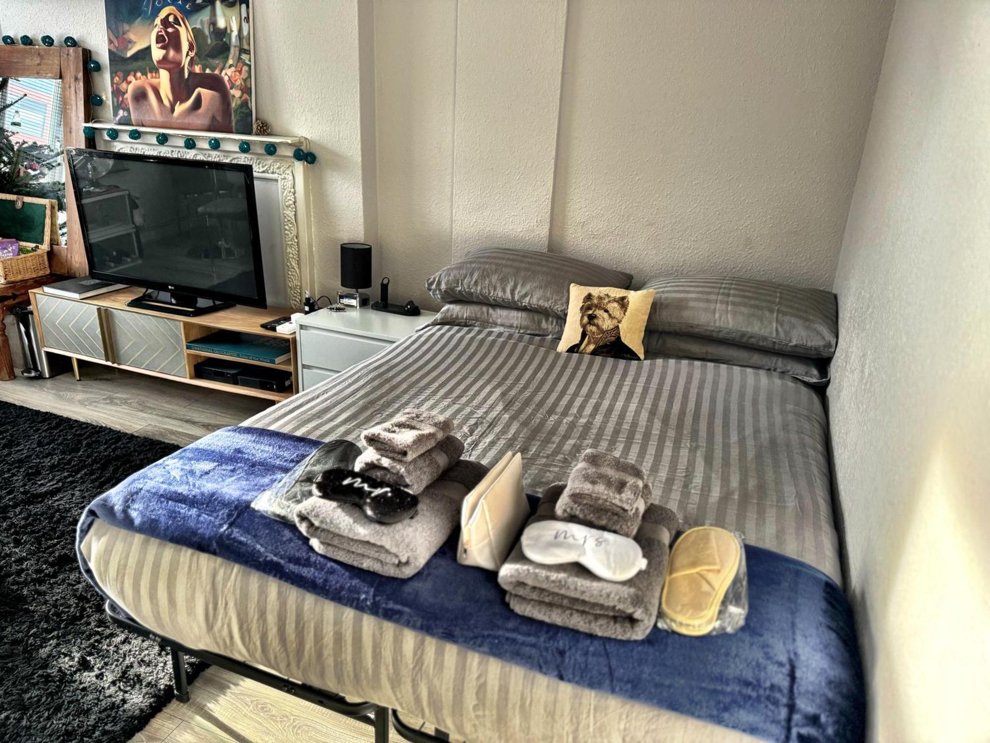 Appartamento Brixton Hill Retreat Modern And Cosy Londra Esterno foto
